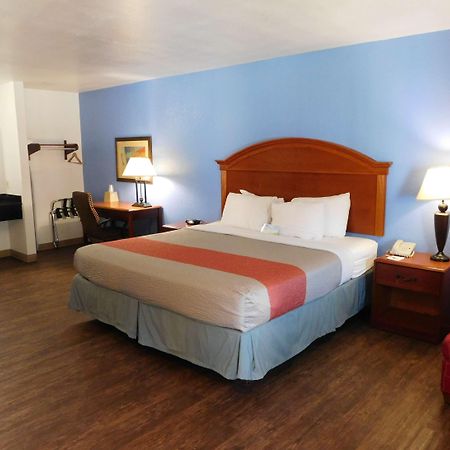 Days Inn By Wyndham Oklahoma City Nw Expressway Warr Acres Buitenkant foto