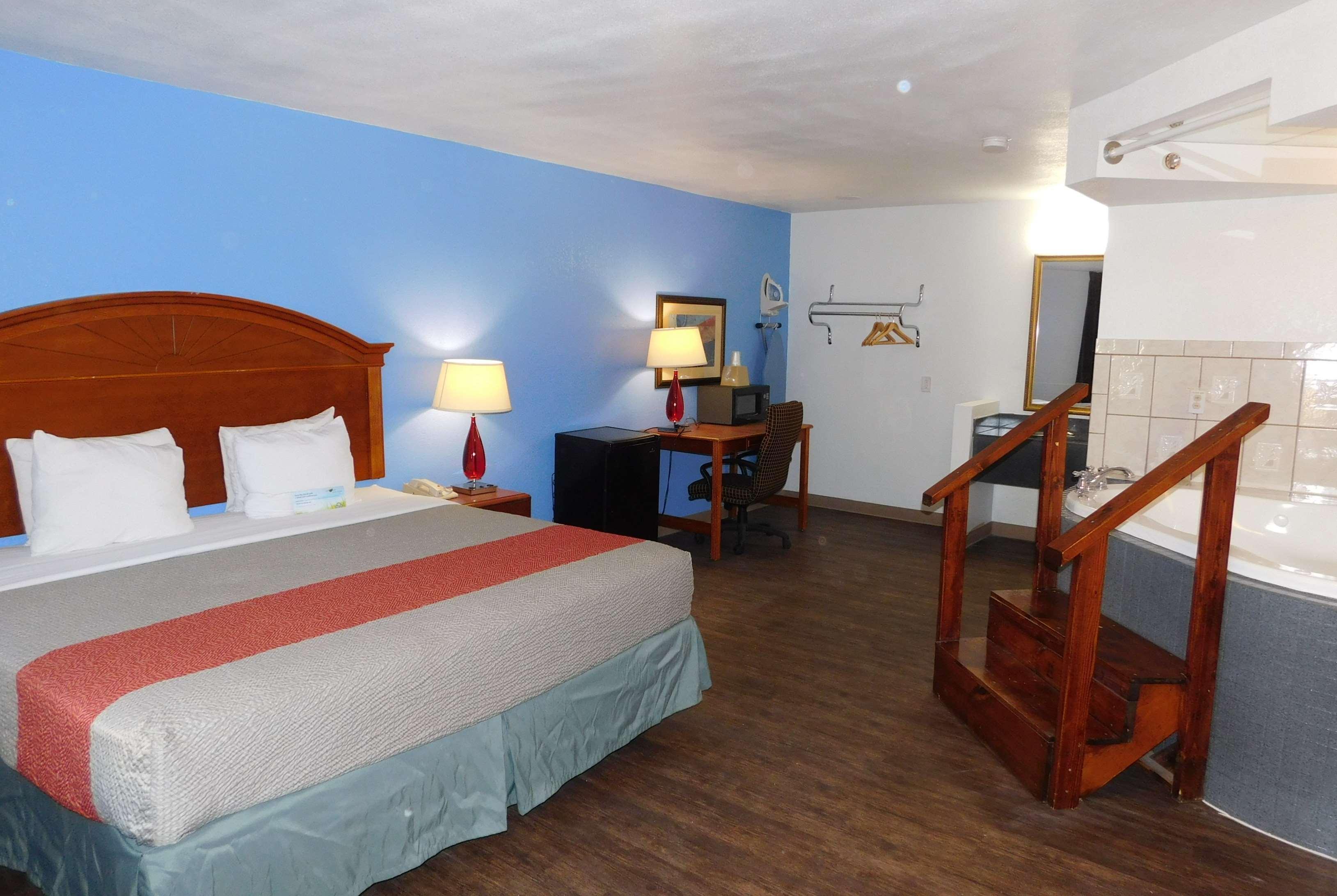 Days Inn By Wyndham Oklahoma City Nw Expressway Warr Acres Buitenkant foto