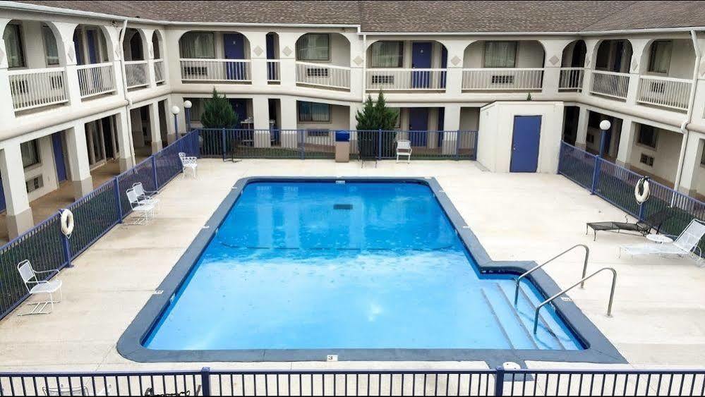 Days Inn By Wyndham Oklahoma City Nw Expressway Warr Acres Buitenkant foto