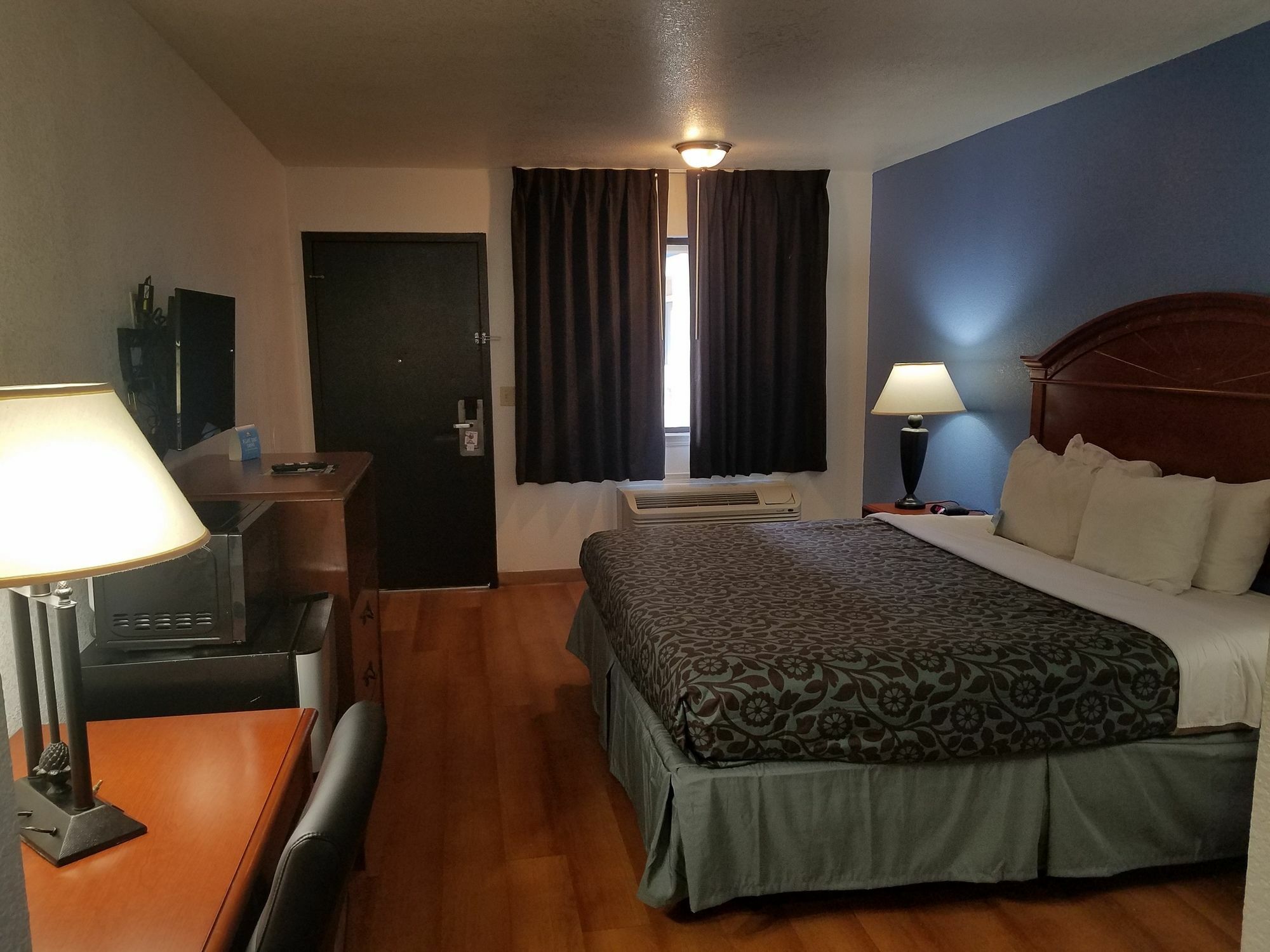 Days Inn By Wyndham Oklahoma City Nw Expressway Warr Acres Buitenkant foto